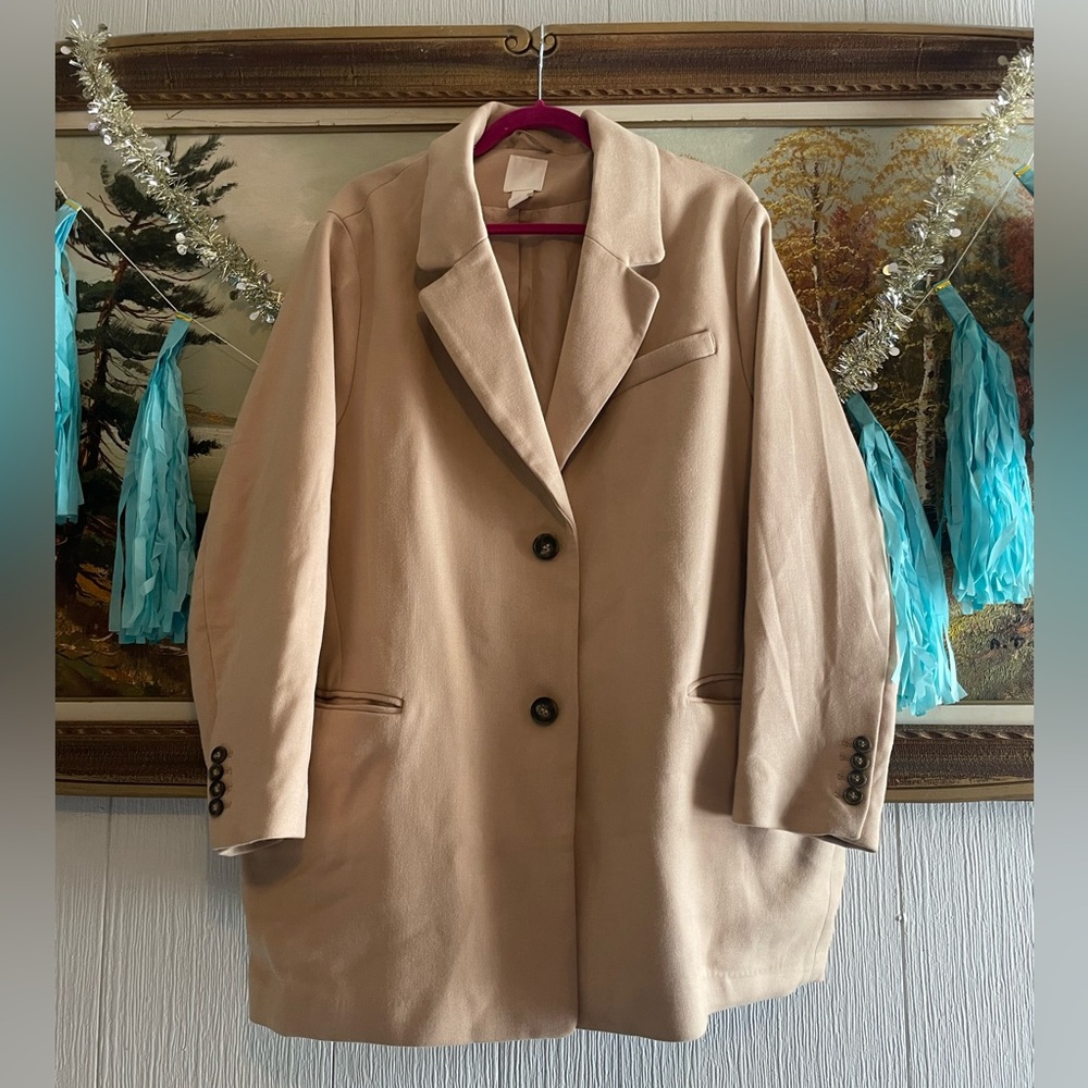 H&M Blazer Style Jacket With Pockets. Size XL.